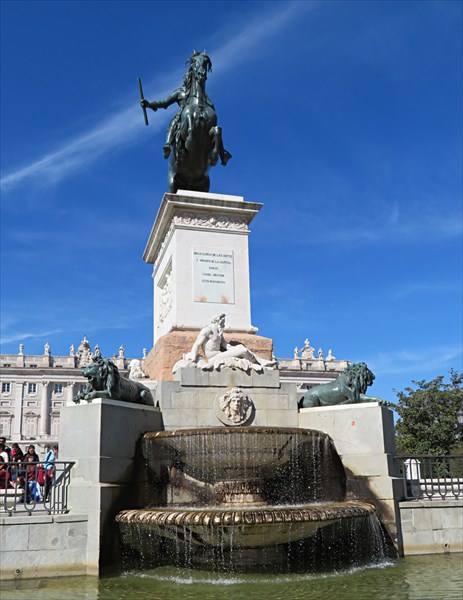 060-Статуя короля Филиппа IV